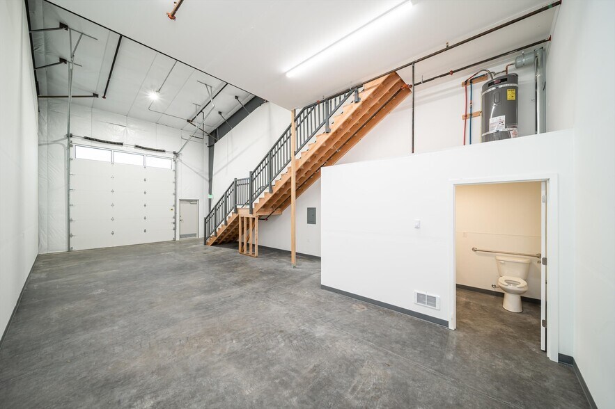 More Photos Of 1704 Carolina St, Bellingham Industrial For Sale