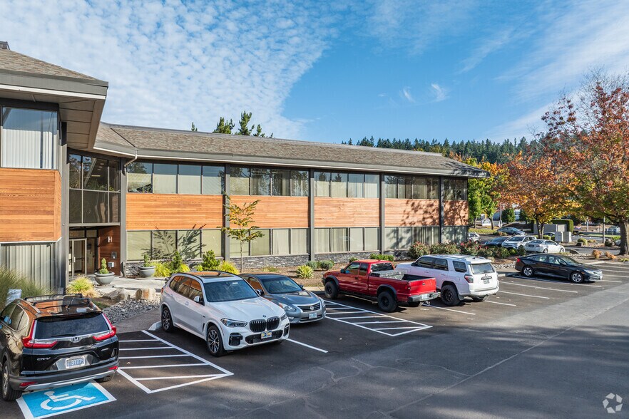 More Photos Of 25195 SW Parkway Ave, Wilsonville Office For Lease
