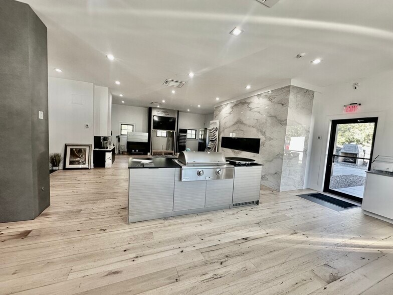 More Photos Of 1194 King St, Greenwich Freestanding For Lease