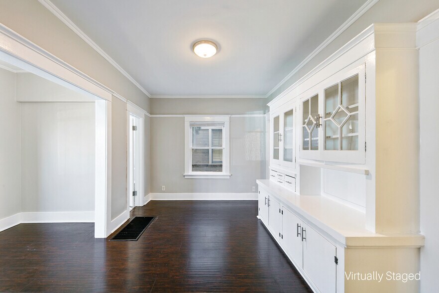 More Photos Of 32 Orange Ave, Long Beach Apartments For Sale