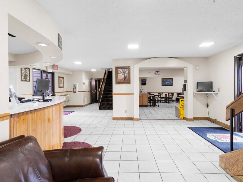 More Photos Of 500 E A St, Ogallala Hotel For Sale