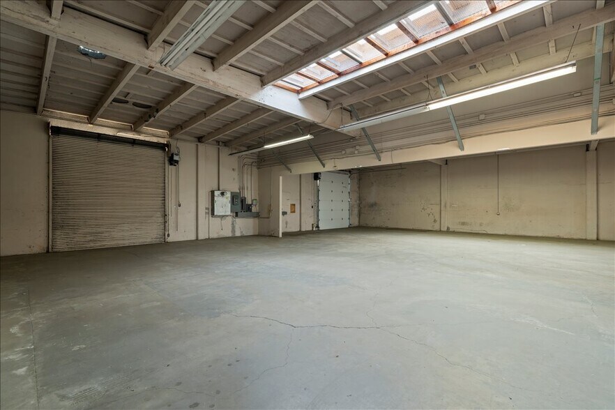 More Photos Of 930 Industrial Ave, Palo Alto Warehouse For Sale