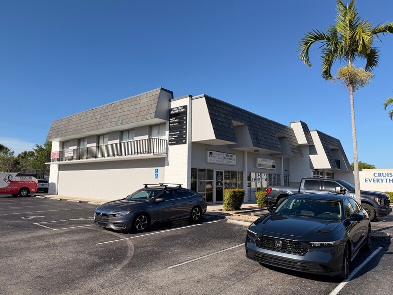 More Photos Of 1950 Courtney Dr, Fort Myers Office For Lease