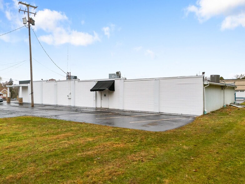 More Photos Of 1922 Whipple Ave NW, Canton General Retail For Sale