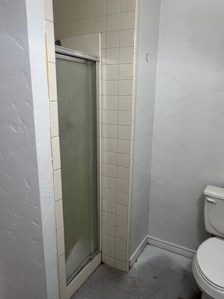 More Photos Of 17111 Highway 242, Conroe Self Storage For Lease