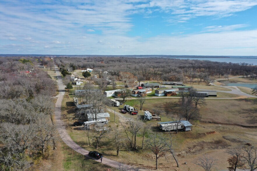 More Photos Of 13947 Reel Ln, Madill Marina For Sale