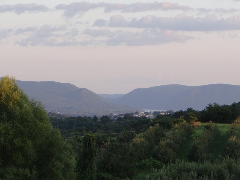 More Photos Of 275 Lattintown Rd, Marlboro Refrigeration Cold Storage For Sale