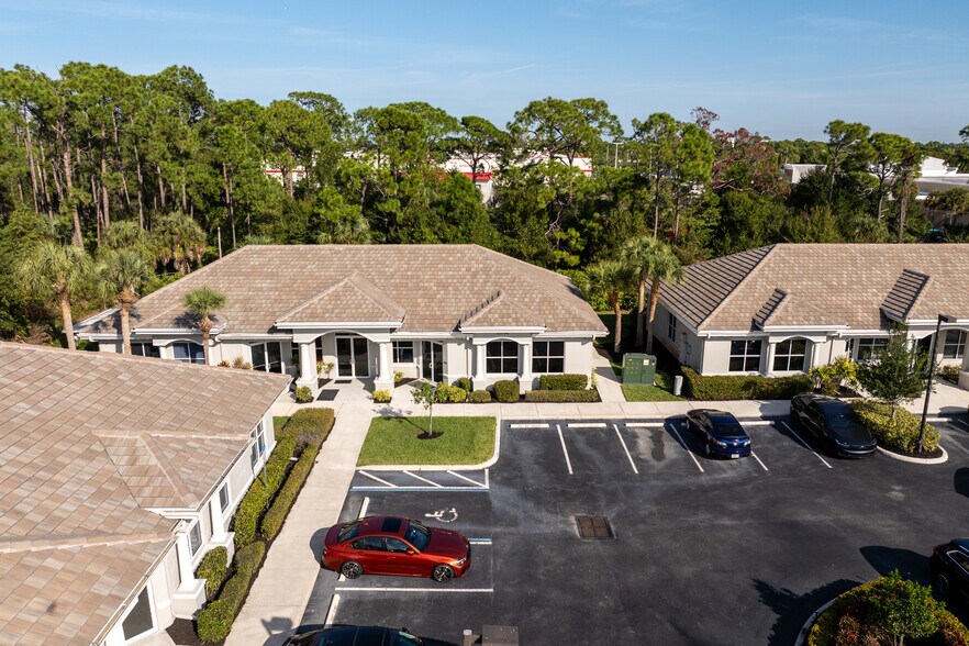 More Photos Of 13730 Cypress Terrace Cir, Fort Myers Medical For Sale