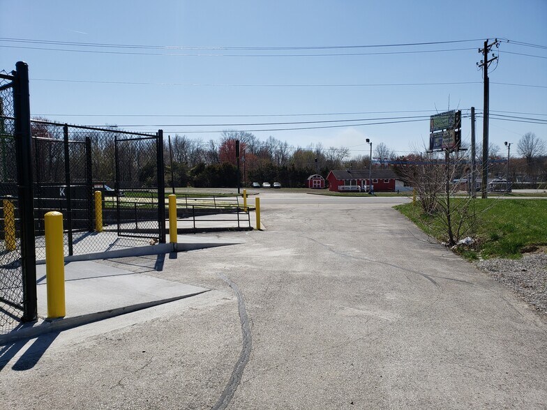 More Photos Of 2110-2130 N State Highway 7, North Vernon Freestanding For Lease