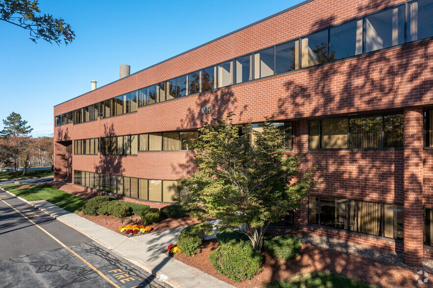 More Photos Of 114 Turnpike Rd, Westborough Unknown For Lease