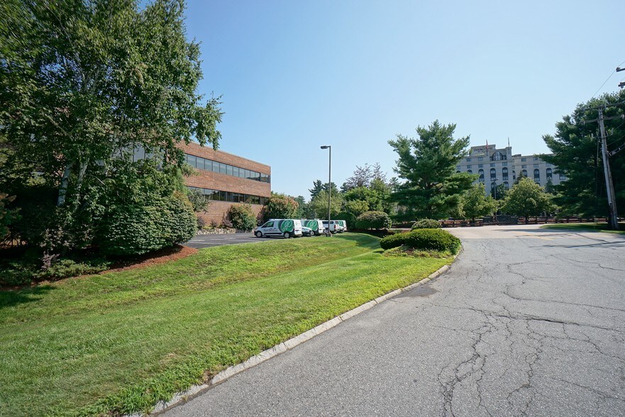 More Photos Of 6 Trafalgar Sq, Nashua Office For Lease