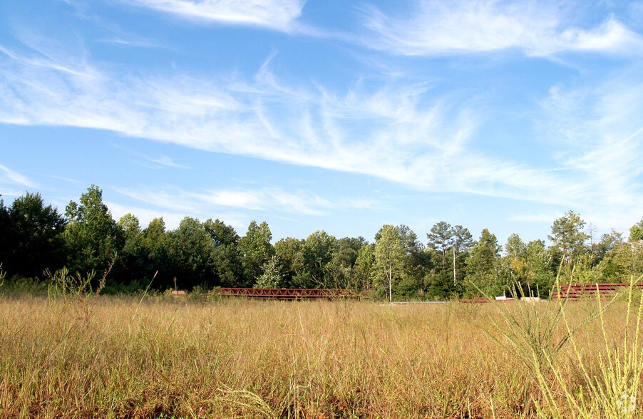 More Photos Of 3766 Peachtree Crest Dr, Duluth Warehouse For Lease