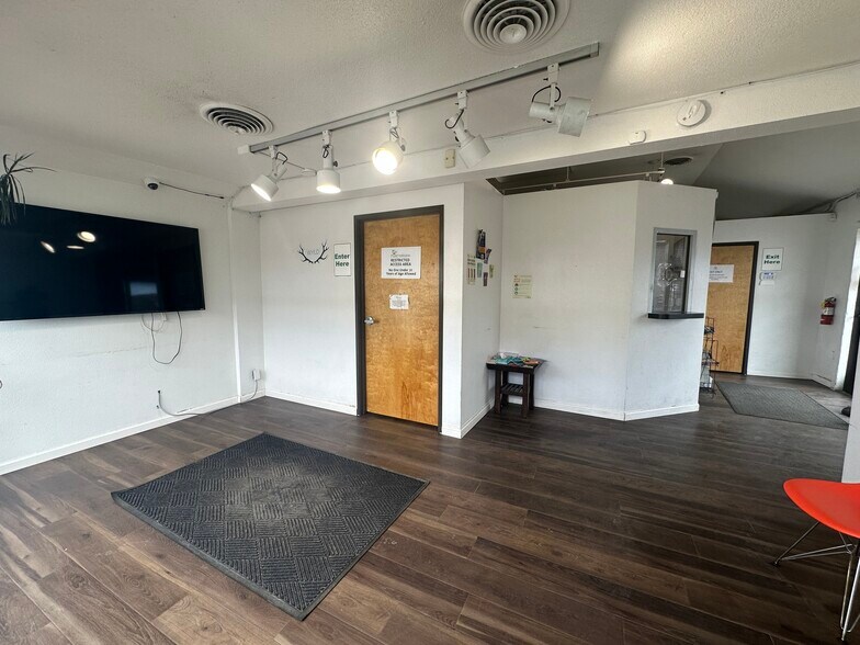 More Photos Of 5702-5704 E Colfax Ave, Denver Storefront Retail Office For Sale