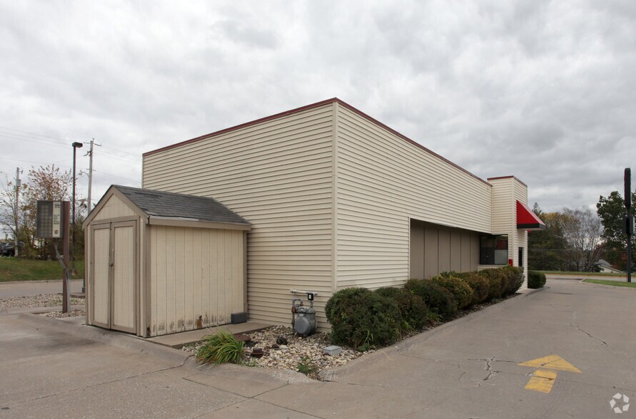 More Photos Of 2100 W Kimberly Rd, Davenport Restaurant For Sale