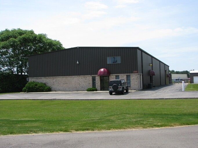 Primary Photo Of 2701 Decio Dr, Elkhart Warehouse For Lease