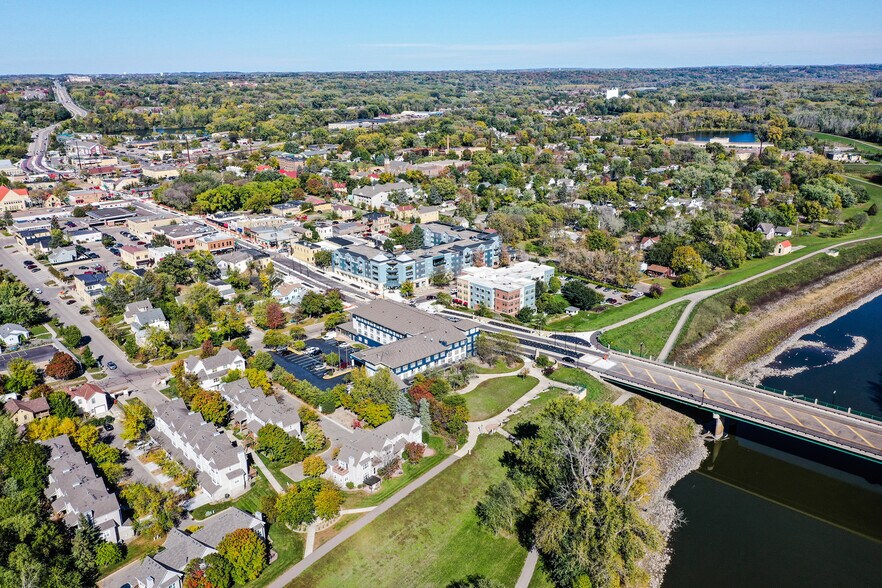 More Photos Of 1 River Bend Pl, Chaska Hotel For Sale