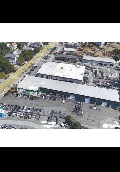 More Photos Of 63 1/2 Jefferson Ave, Salem Office For Lease