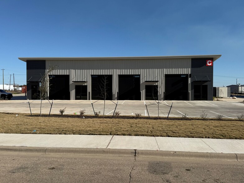 Primary Photo Of 704 Progress Dr, Killeen Light Distribution For Sale