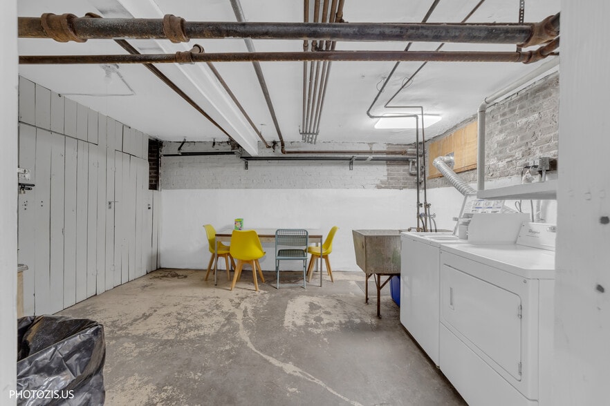 More Photos Of 6533 W North Ave, Oak Park Storefront Retail Office For Sale