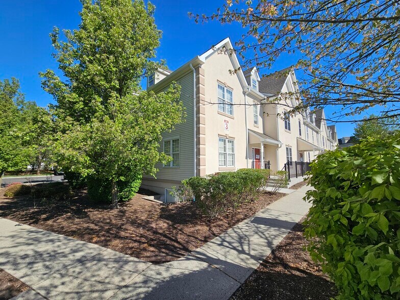 More Photos Of 4 Walter Foran Blvd, Flemington Office For Lease