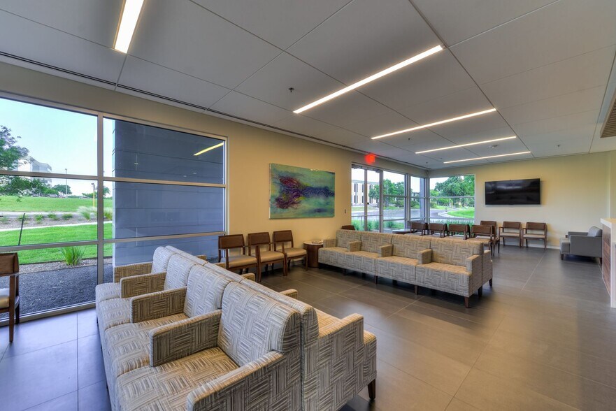 More Photos Of 4611 Centerview, San Antonio Medical For Sale