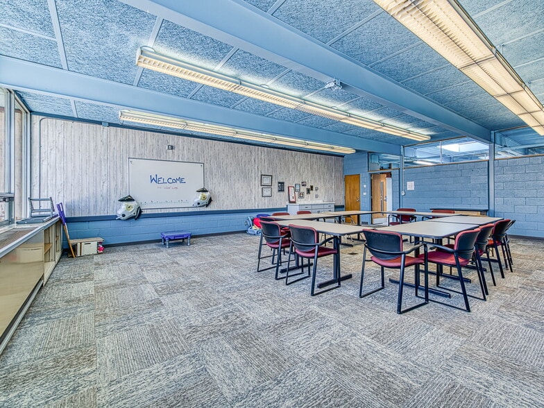 More Photos Of 2400 N Dixie Hwy, Monroe Serviced Offices For Sale