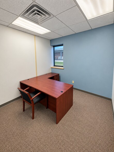 More Photos Of 302-304 Ohio St, Oshkosh Office For Sale