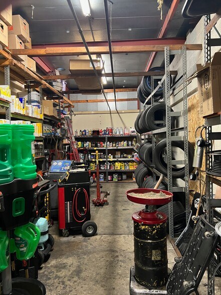 More Photos Of 226 Q St, Sacramento Auto Repair For Lease