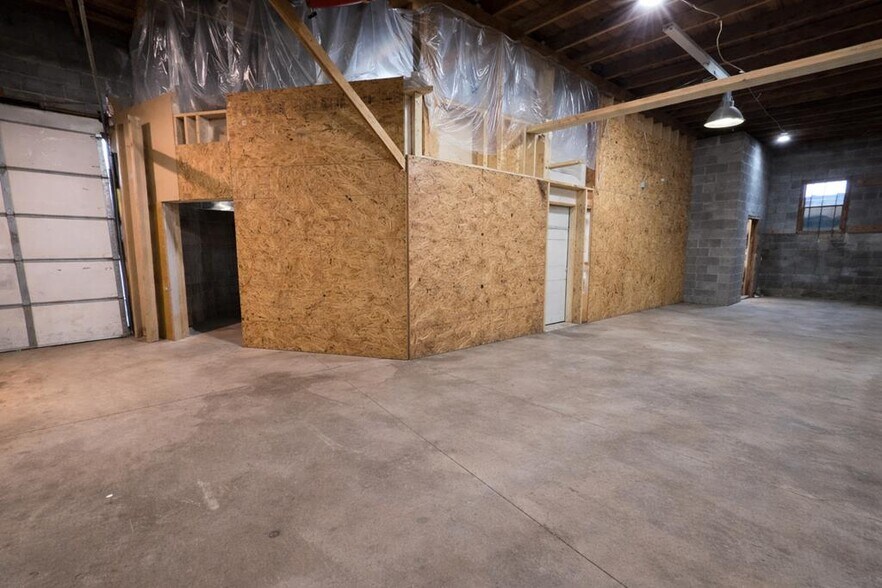 More Photos Of 241 Erie St, Waverly Flex For Sale