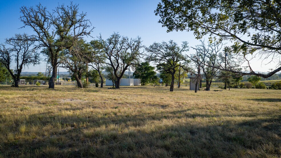 More Photos Of 3 Holiday Rd, Comfort Land For Lease