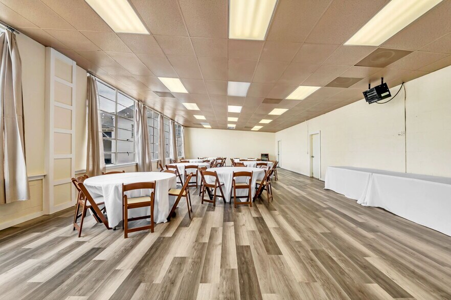 More Photos Of 31414 Harris Dr, Harrisburg Lodge Meeting Hall For Sale