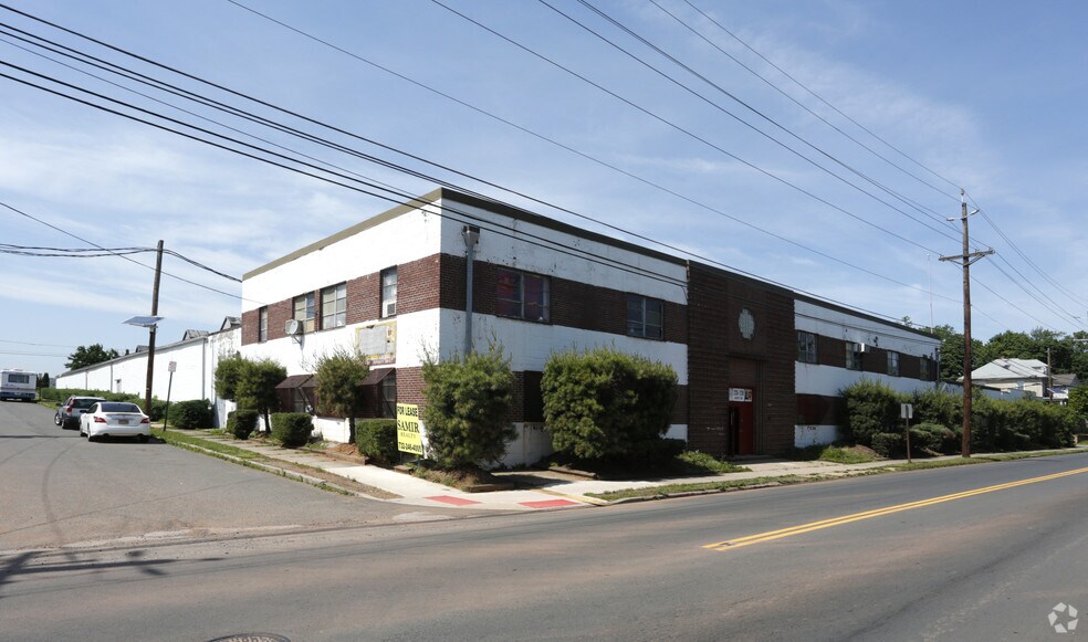 More Photos Of 235-239 Jersey Ave, New Brunswick Warehouse For Lease