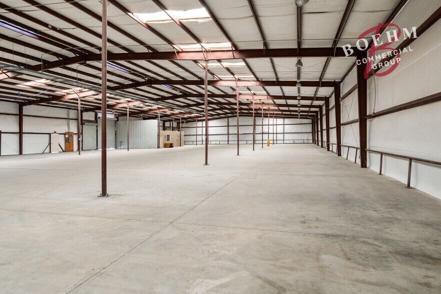 More Photos Of 995 Industrial Blvd, Del Rio Distribution For Sale