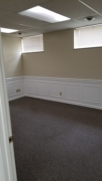 More Photos Of 2701-2709 Washington ave, Evansville Office For Sale