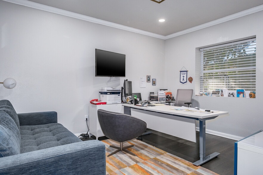 More Photos Of 3848 Central Ave, Saint Petersburg Office For Lease