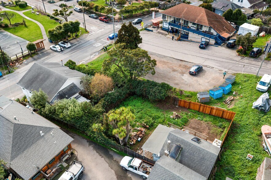 More Photos Of 3488 Shoreline hwy, Stinson Beach Storefront Retail Residential For Sale