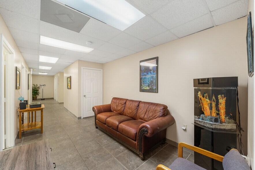 More Photos Of 3480 W Main St, League City Medical For Sale