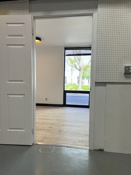 More Photos Of 2057 Goodyear Ave, Ventura Manufacturing For Sale