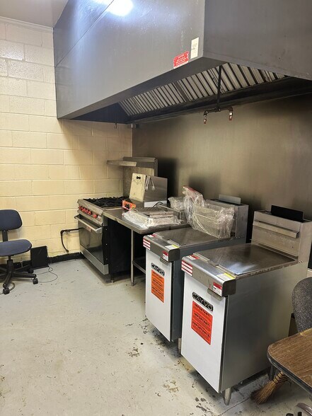 More Photos Of 1030 Dry Branch Rd, Hopkins General Retail For Sale