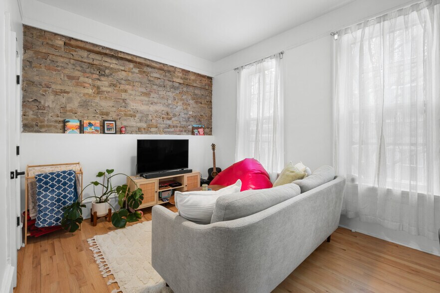 More Photos Of 1133 N Winchester Ave, Chicago Apartments For Sale