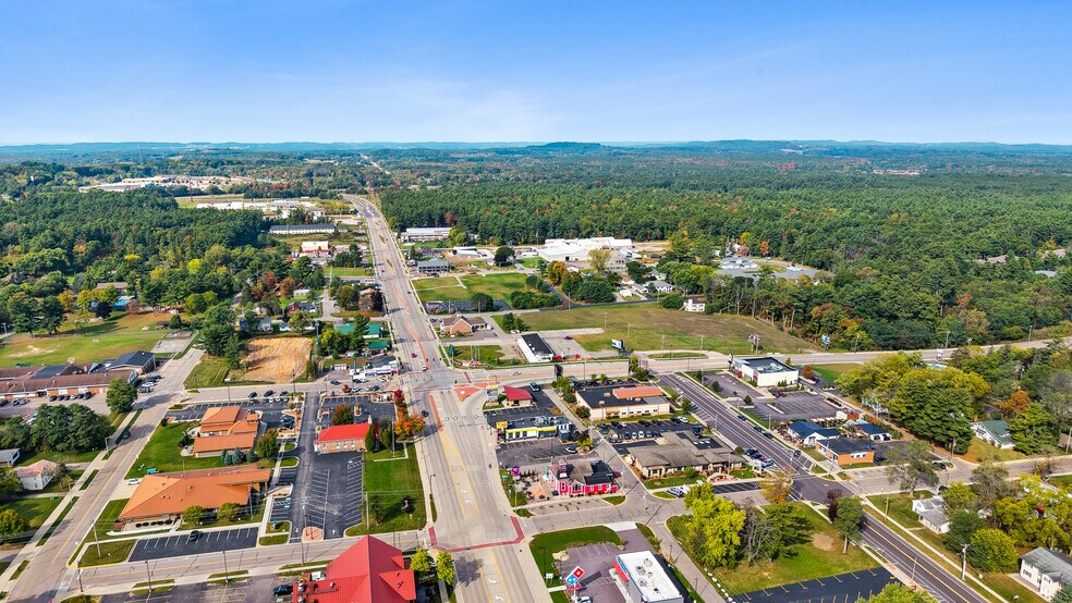 More Photos Of 31 S Wisconsin Dells Pky, Lake Delton Freestanding For Sale