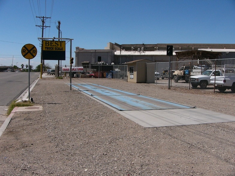 More Photos Of 360 W Commercial Ave, El Centro Warehouse For Lease