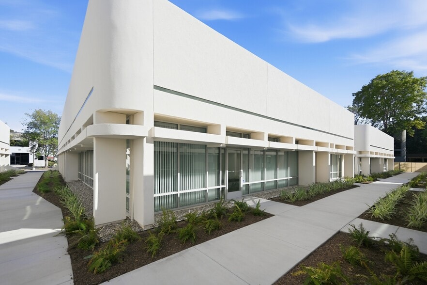 More Photos Of 1371 Warner Ave, Tustin Unknown For Lease