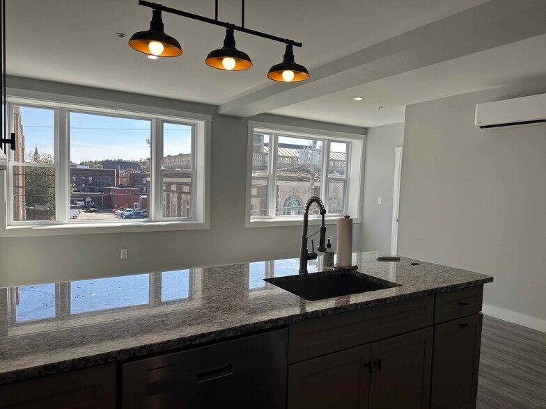 More Photos Of 12 Washington St, Biddeford Apartments For Sale