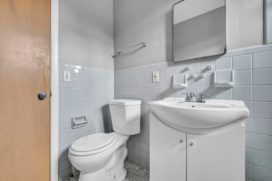 More Photos Of 885 S Green Rd, Cleveland Apartments For Sale