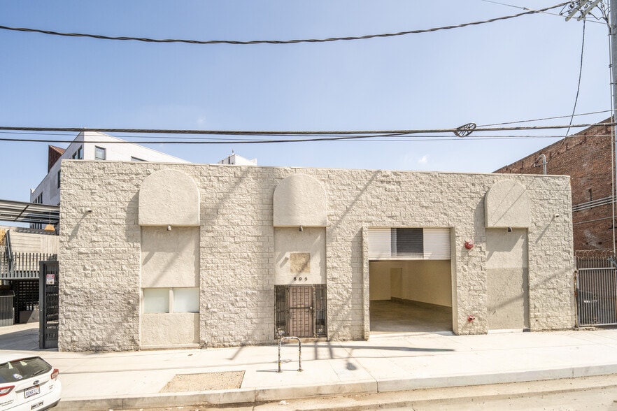 Primary Photo Of 805 Traction Ave, Los Angeles Showroom For Lease