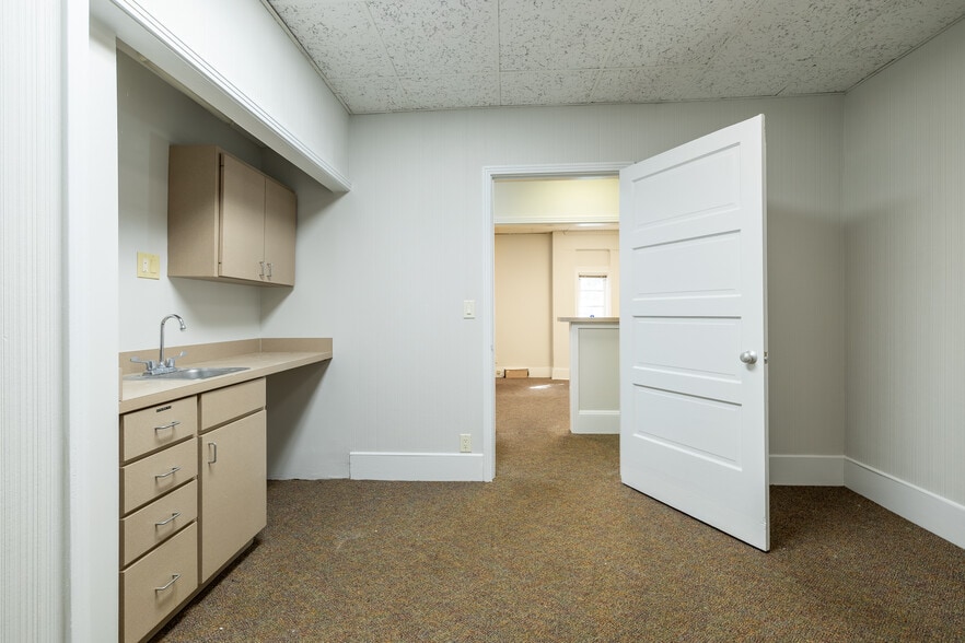 More Photos Of 2561 Oak St, Jacksonville Medical For Lease
