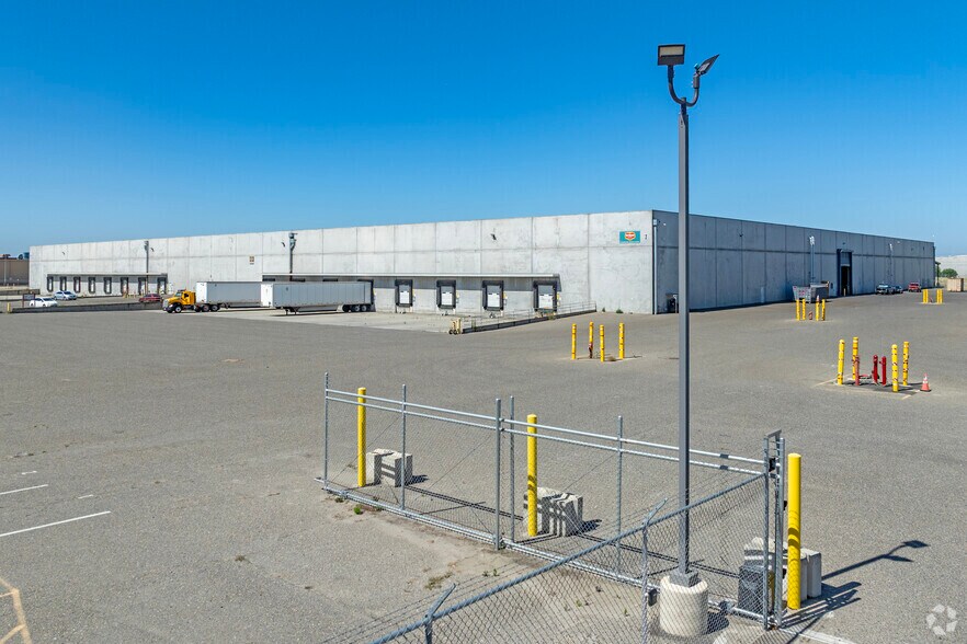 More Photos Of 415 Codoni Ave, Modesto Warehouse For Lease