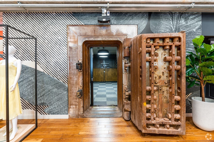 More Photos Of 117 NE 1st Ave, Miami Office For Lease