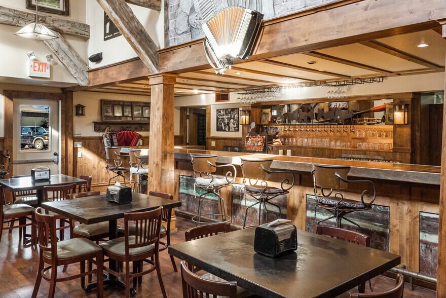 More Photos Of 2711 W College St, Bozeman Restaurant For Sale
